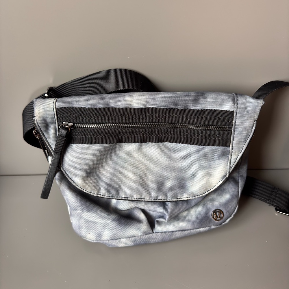 Lululemon Festival Bag II *5L
Spray Dye Grey Multi / Black - Picture 5 of 6